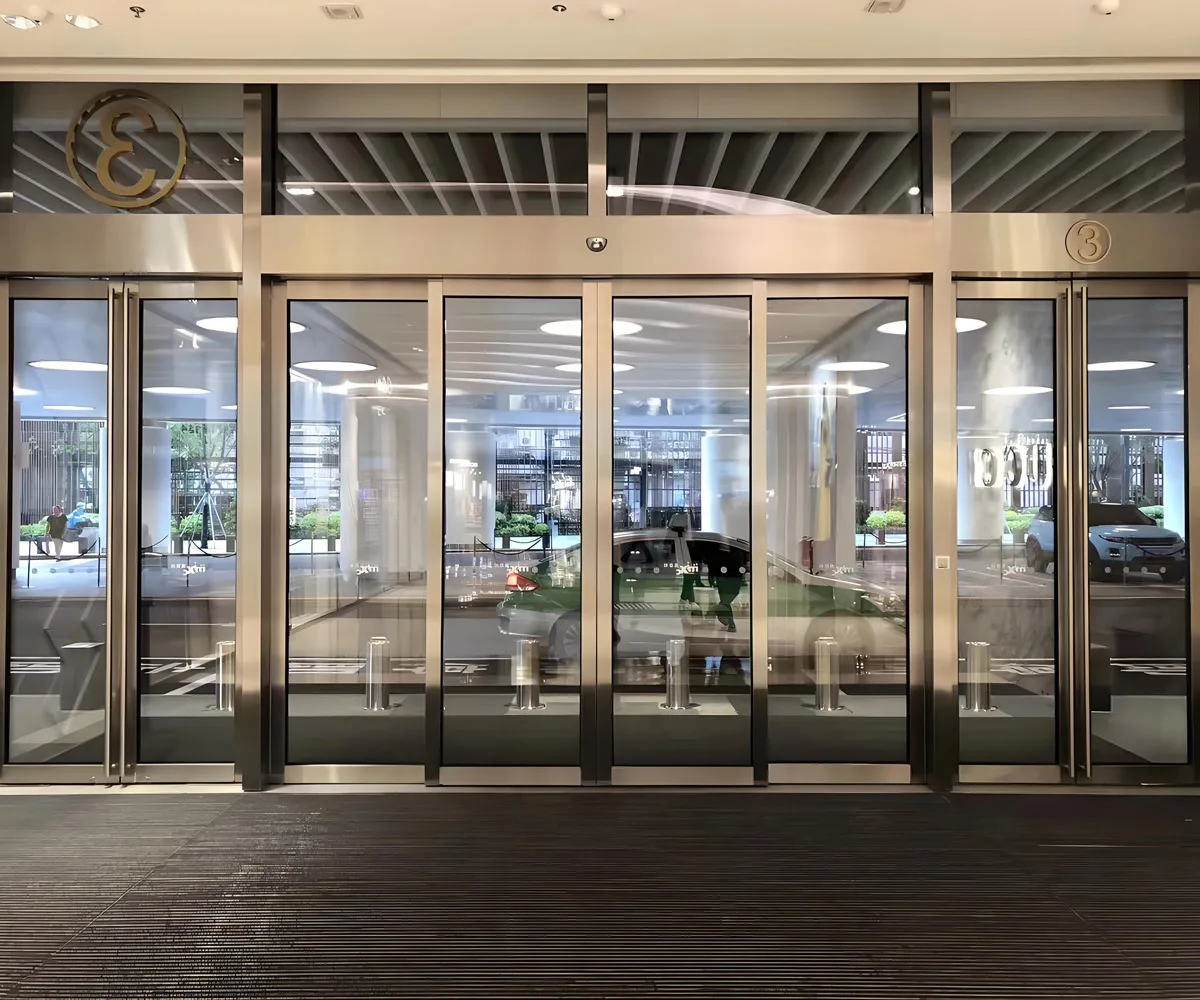 How Do Automatic Sliding Door Operators Contribute to Energy Efficiency